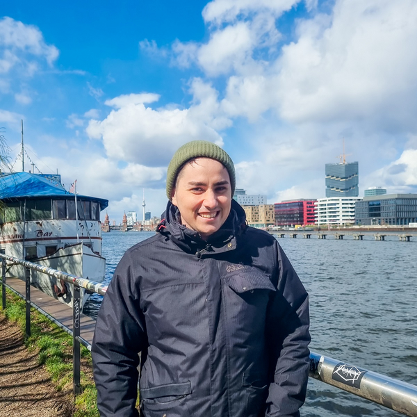 Richard Ziehlke, Projektleiter Team GIS bei ARC-GREENLAB, an der Spree